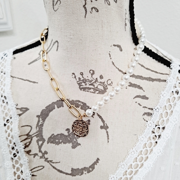 💖 2/$30 faux pearl gold chunky chain link mixed necklace Gold coin pendant - Picture 5 of 16